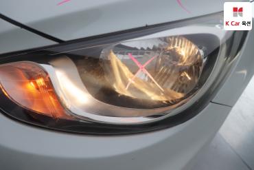 2012 - hyundai accent