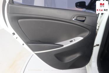 2012 - hyundai accent