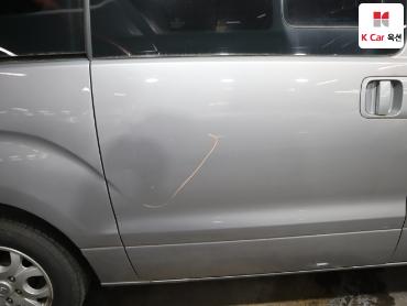 2011 - hyundai grand starex