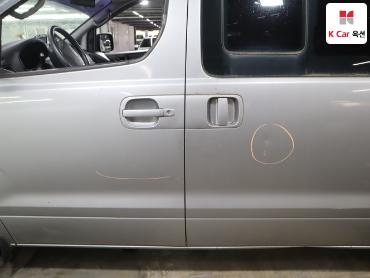 2011 - hyundai grand starex