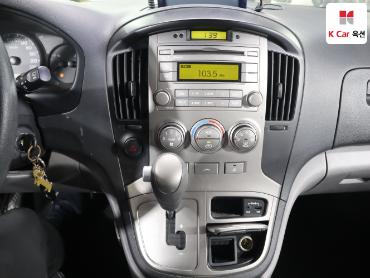 2011 - hyundai grand starex