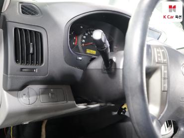 2011 - hyundai grand starex