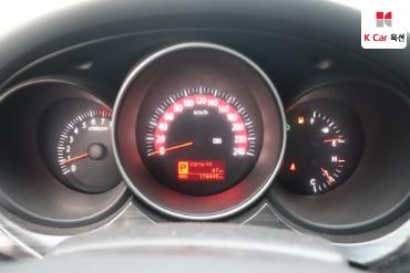 2010 - kia roche