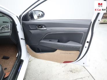 2018 - hyundai avante