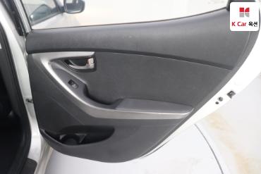 2011 - hyundai avante