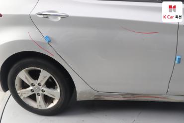 2011 - hyundai avante