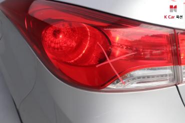 2011 - hyundai avante