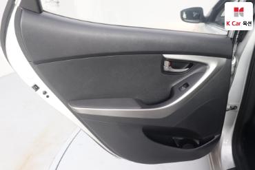 2011 - hyundai avante