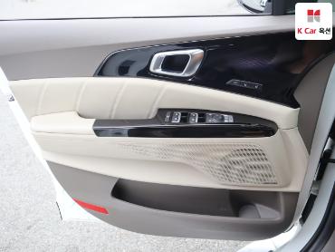2023 - kia carnival