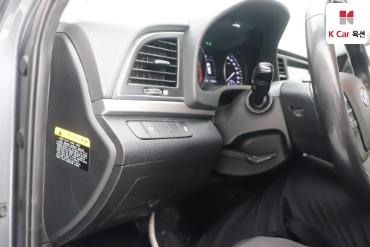 2017 - hyundai avante