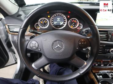 2011 - mercedes-benz e300