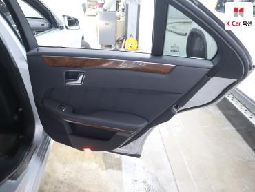 2011 - mercedes-benz e300