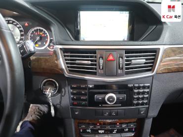 2011 - mercedes-benz e300