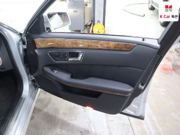 2011 - mercedes-benz e300