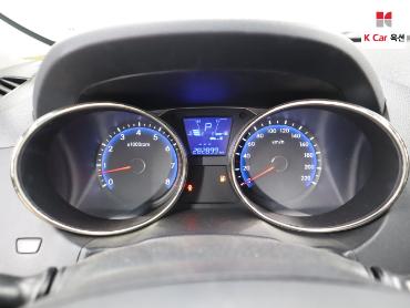 2012 - hyundai tucson