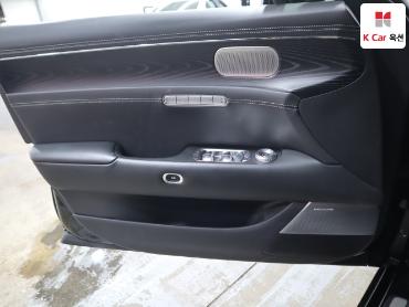 2023 - genesis g90