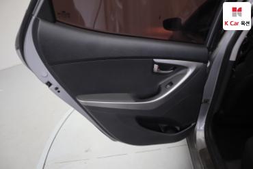2011 - hyundai avante