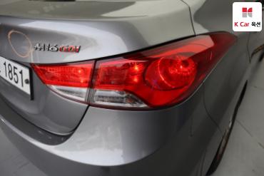 2011 - hyundai avante