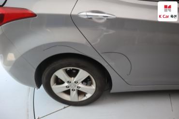2011 - hyundai avante