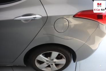 2011 - hyundai avante