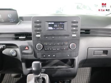 2022 - hyundai staria