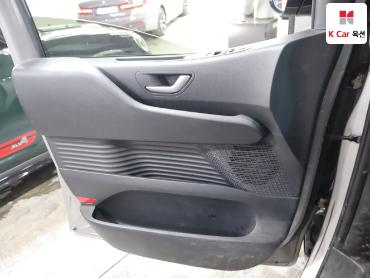 2022 - hyundai staria
