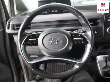 2022 - hyundai staria