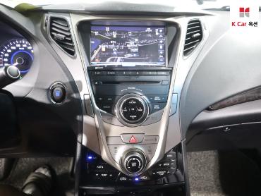 2011 - hyundai grandeur