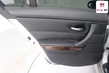 2011 - bmw 3 series