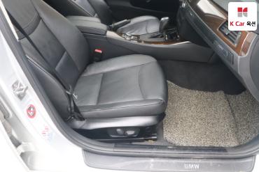 2011 - bmw 3 series