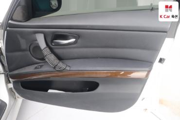2011 - bmw 3 series