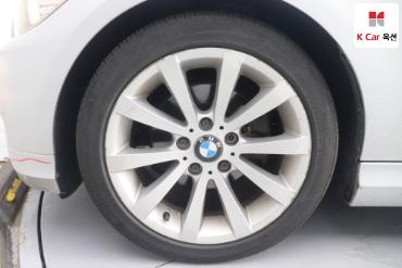 2011 - bmw 3 series