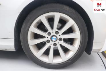 2011 - bmw 3 series