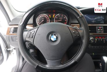 2011 - bmw 3 series