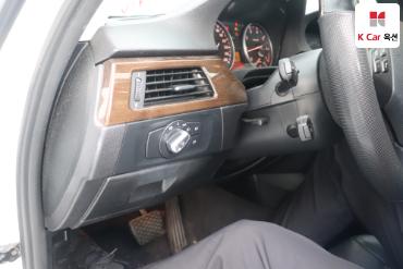2011 - bmw 3 series