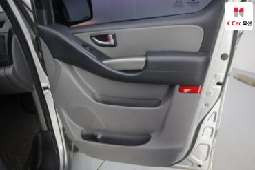 2012 - hyundai grand starex