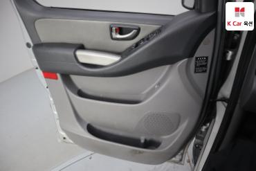 2012 - hyundai grand starex