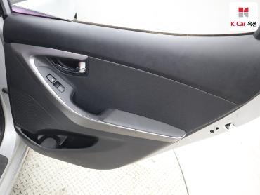 2012 - hyundai avante