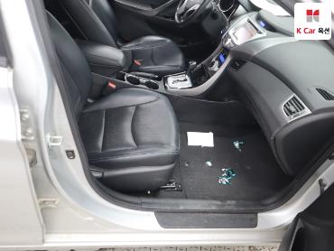 2012 - hyundai avante