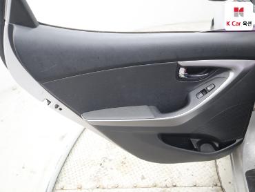 2012 - hyundai avante