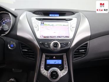 2012 - hyundai avante