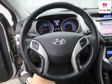 2012 - hyundai avante