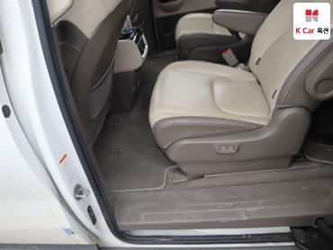 2021 - kia carnival