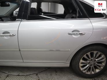 2011 - hyundai grandeur