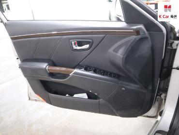 2011 - hyundai grandeur