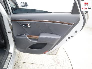 2011 - hyundai grandeur