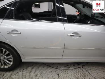 2011 - hyundai grandeur