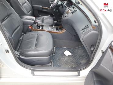 2011 - hyundai grandeur