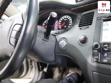 2011 - hyundai grandeur
