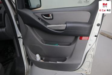 2010 - hyundai grand starex